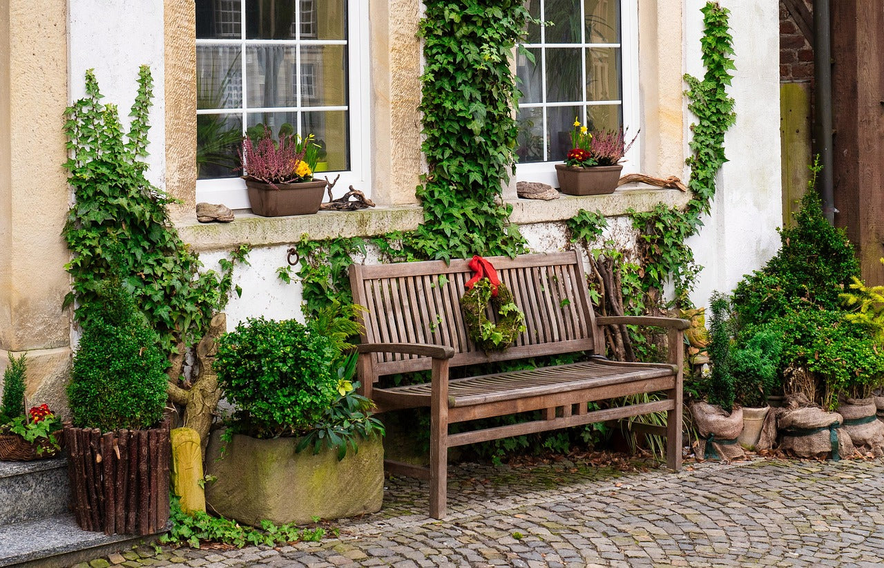 Distressed Teak Contemplation Bench